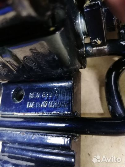 Петли двери Audi A6 C6 2007