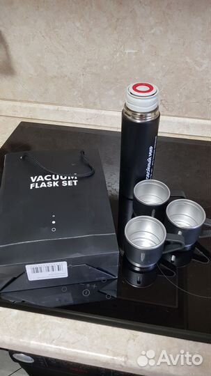 Термос и 3 кружечки