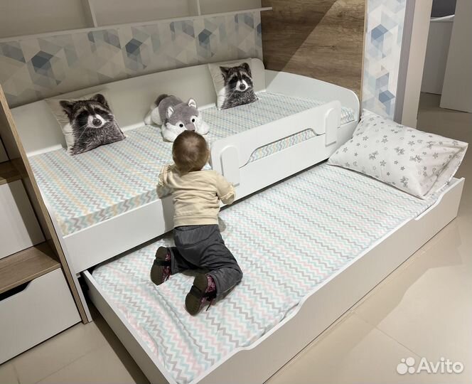 Двухъярусная кровать детская