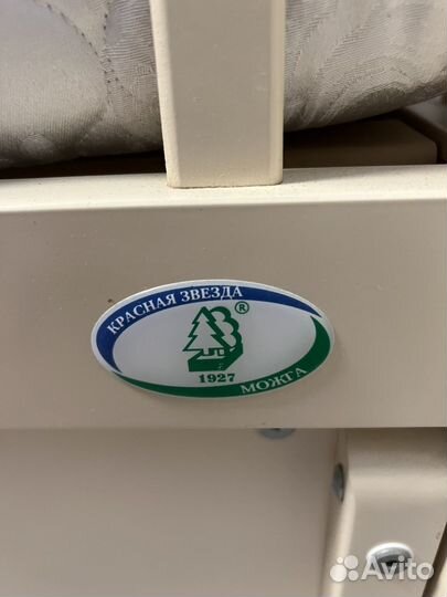 Кроватка и пеленальный комод