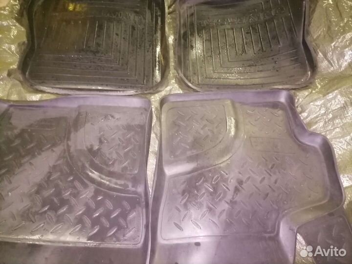 Резиновые коврики универсальные