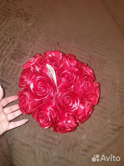 Розы из атласных лент