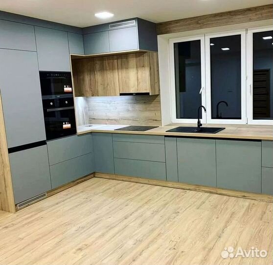 Кухня угловая с барной стойкой