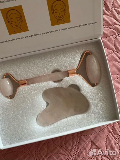 Набор для массажа лица, скребок и роллер гуаша