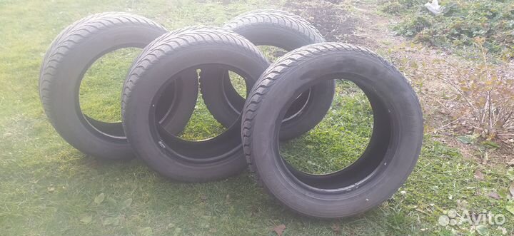 Yokohama Ice Guard Stud IG55 215/55 R16