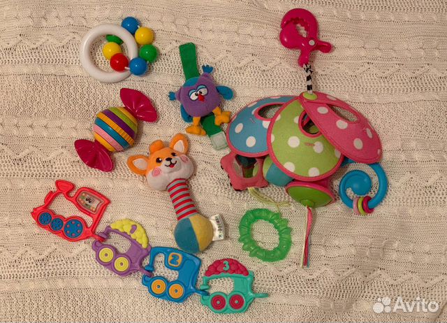 Игрушки для малыша пакетом Погремушки