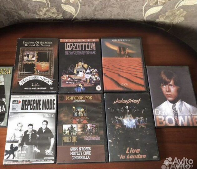 VHS кассеты DVD диски