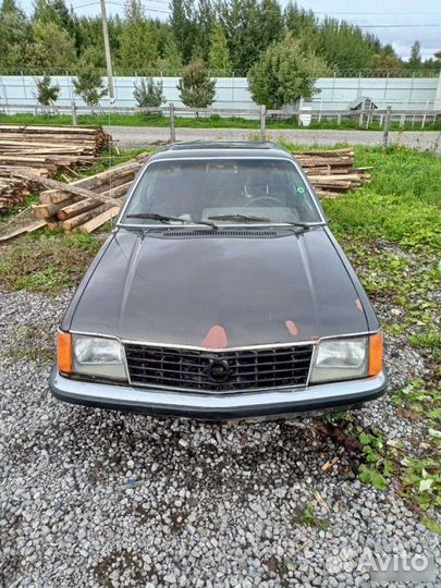 Фара передняя левая Opel Senator A