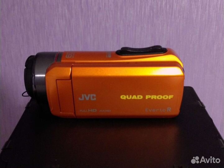 Фото/видеокамера JVC quad proof Everio R