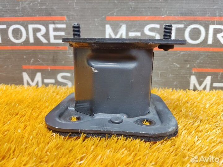 Крепление усилителя бампера заднее левое Bmw