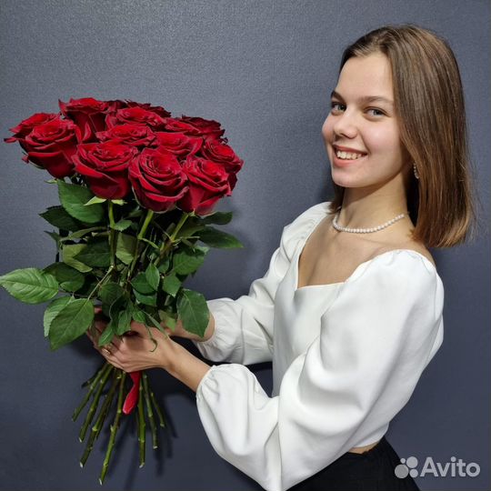 15 красных роз Explorer. Доставка 46-10-00