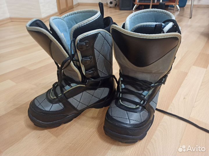 Сноубордические ботинки размер 37