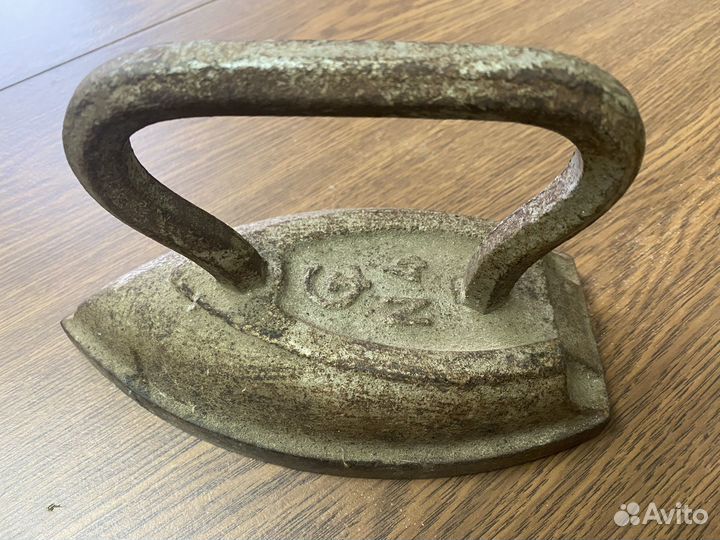 Утюг старинный