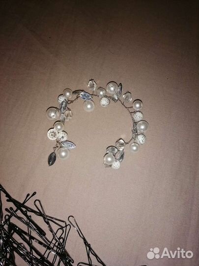 Шпилька и украшение для волос