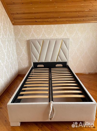 Кровать двухспальная в наличии и на заказ. Доставка