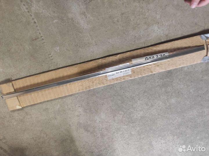 Молдинг бокового стекла bmw 51377162572