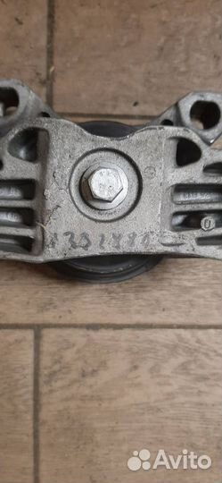 Подушка крепления двигателя правая Ford Focus 2