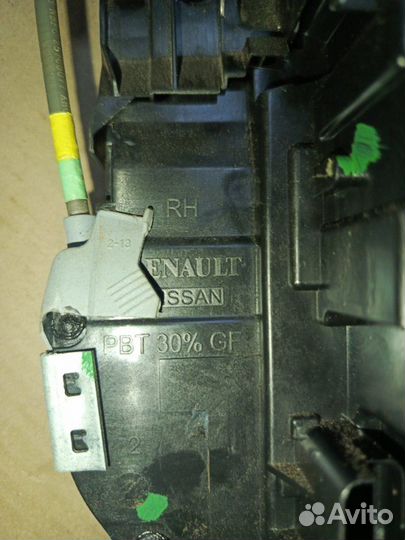 Замок задней правой двери Nissan Juke