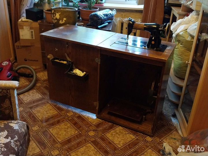 Швейная машинка подольская ножная