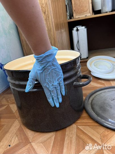 Кастрюля эмалированная