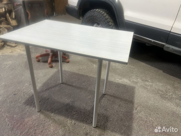 Кухонный стол