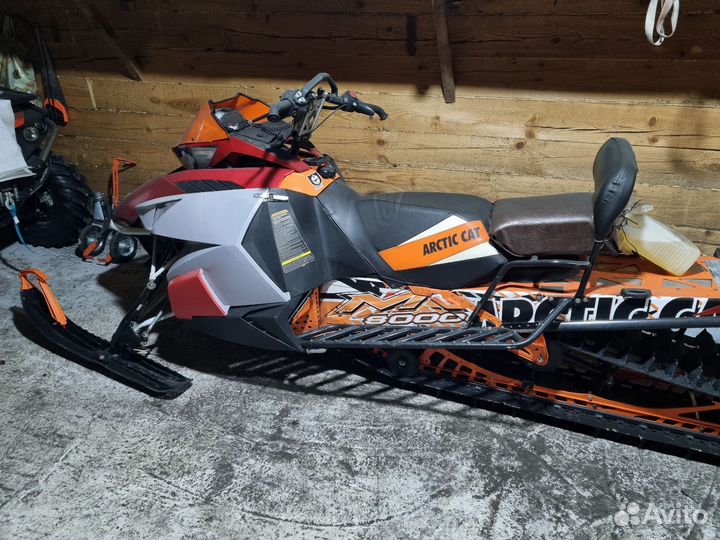 Arctic Cat m8000 sno pro