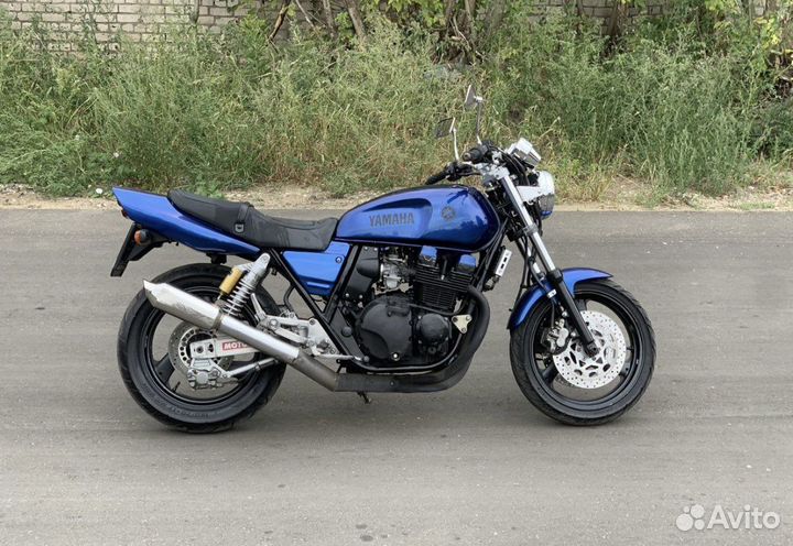 Yamaha XJR 400