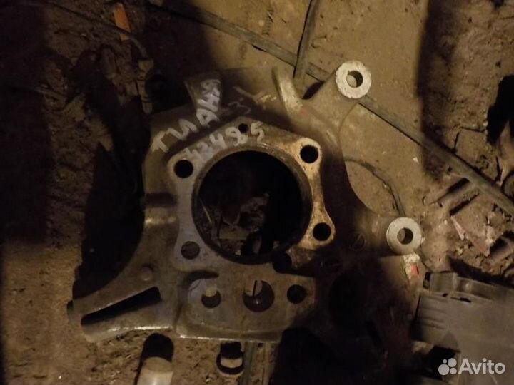 Кулак поворотный nissan teana задний левый