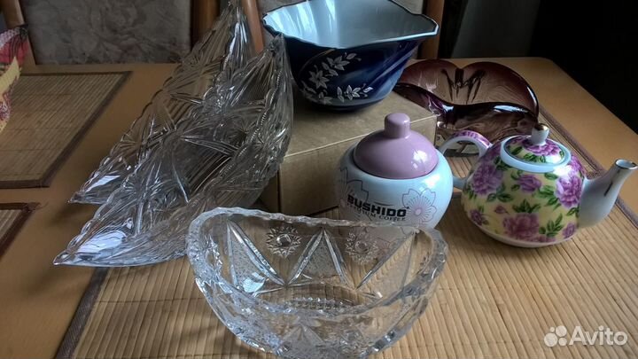 Вазочки, чайные пары и другая посуда
