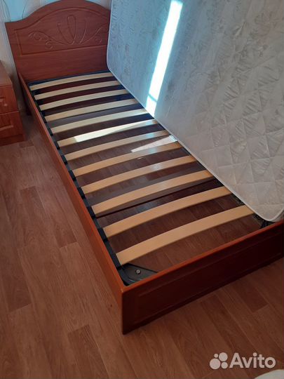 Кровать с матрасом бу