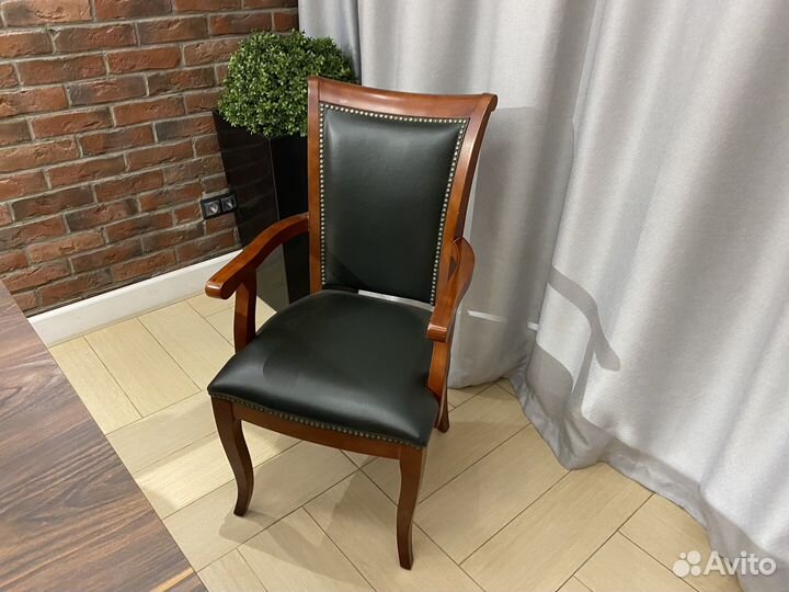 Кресла конференц для переговорной кож./ дерево