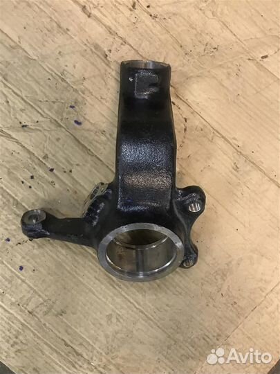 Кулак поворотный передний правый Volkswagen Shara