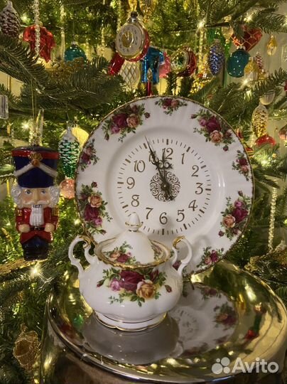 Сахарница, часы, подставка для яиц.Royal Albert