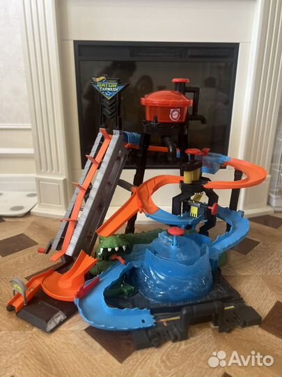 Трасса хот вилс крокодил