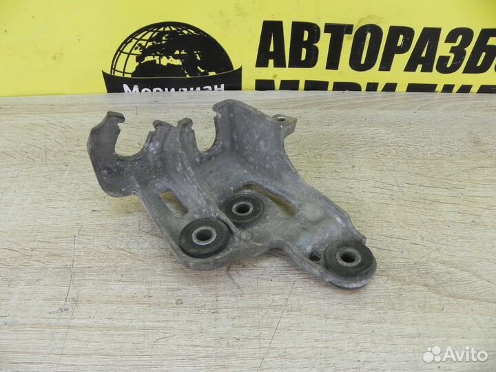 Hyundai Solaris Кронштейн тросов МКПП