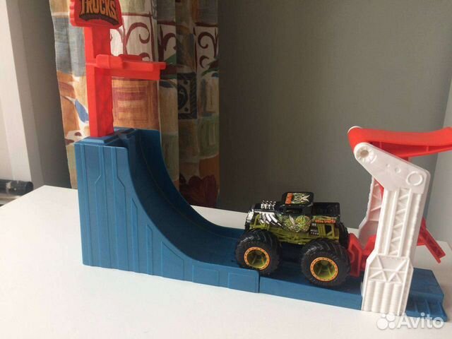 Трек хот вилс для монстр-трака