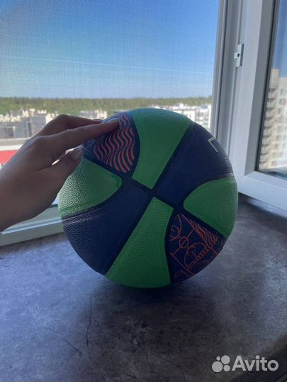 Баскетбольный мяч