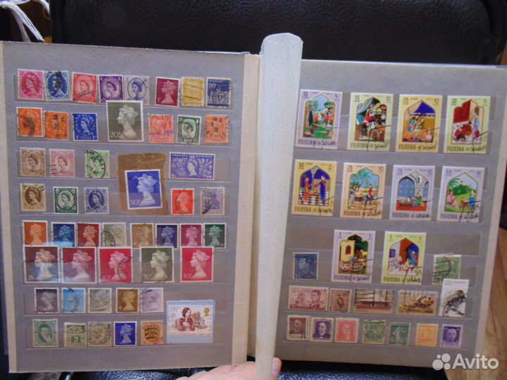 Альбом с марками. Марки мира. 28