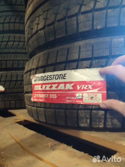 Bridgestone Blizzak VRX 235/40 R18 91S