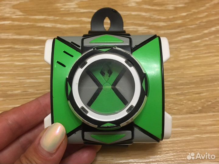 Часы омнитрикс,Бамблби трансформер,бакуган