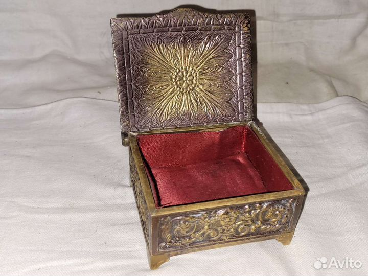 Антикварная Шкатулка