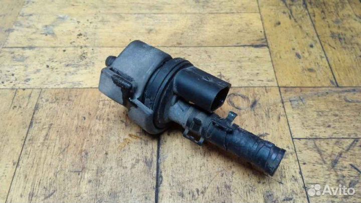 Клапан вентиляции топливного бака Volkswagen Jetta