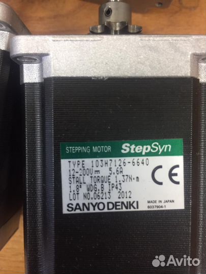 Шаговый двигатель