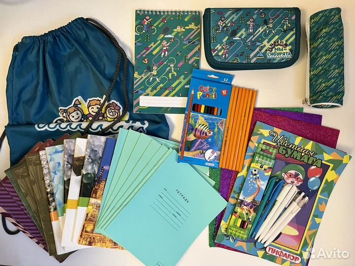 Школьный набор (пенал, тетради, карандаши)