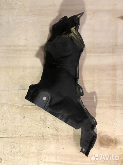 Пыльник двигателя левый Land Rover Sport 2 рест