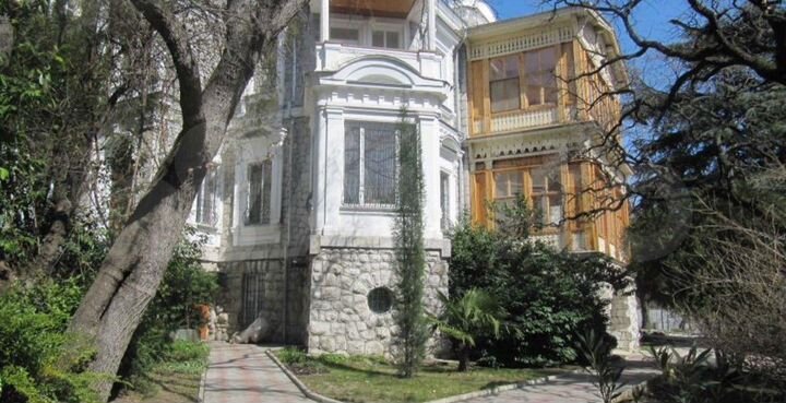 Дом 800 м² на участке 31 сот.