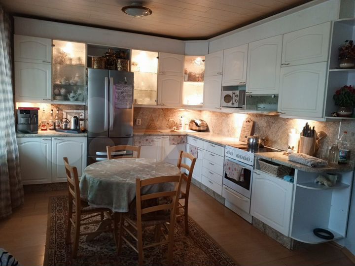 4-к. квартира, 127,8 м², 1/3 эт.