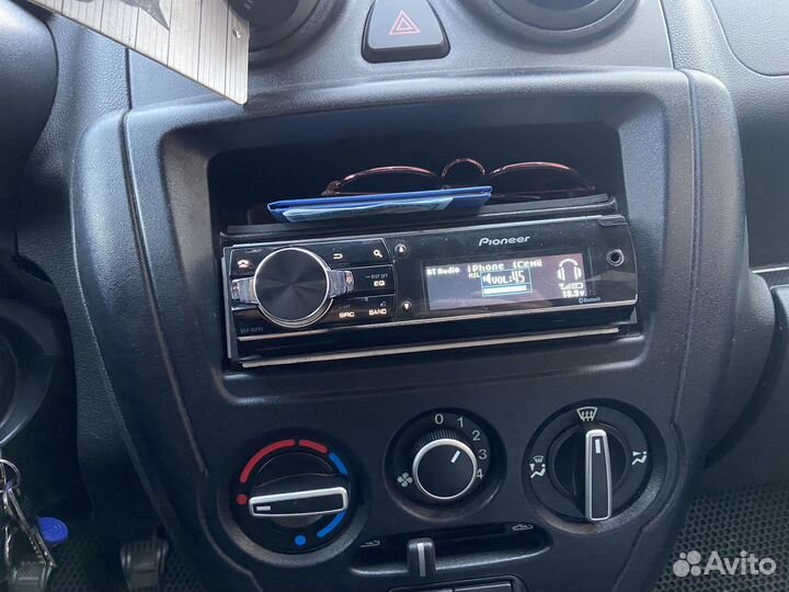 Комплект музыки в авто