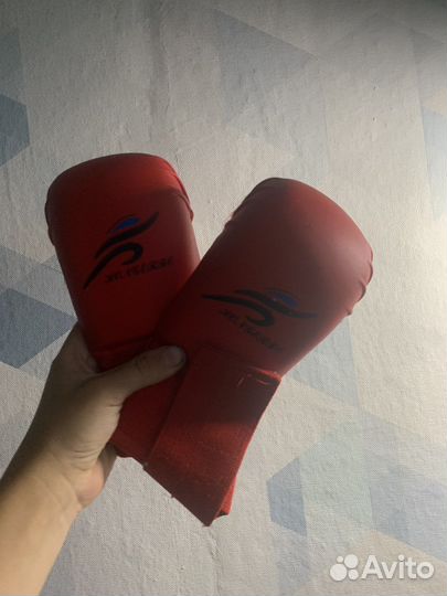 Боксерские перчатки