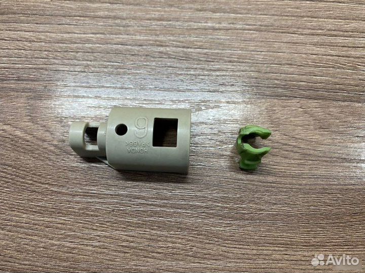 Крепление (защелка) топливной трубки Honda Civic 8